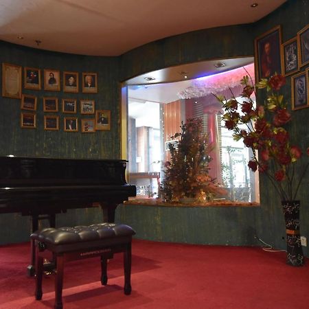Bremen Holiday Hotel Harbin Bagian luar foto