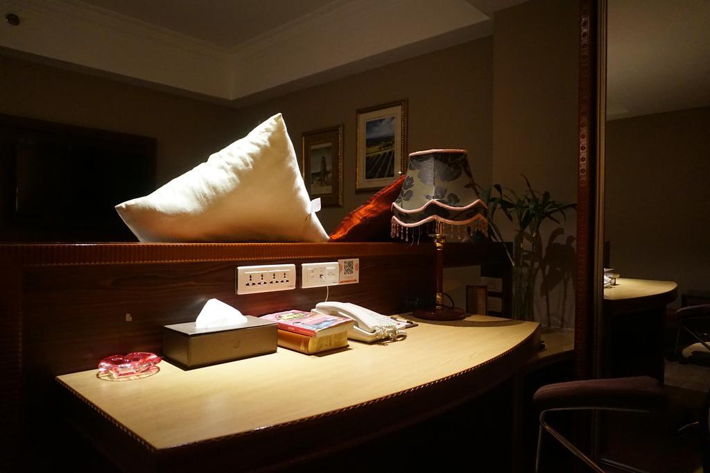 Bremen Holiday Hotel Harbin Bagian luar foto