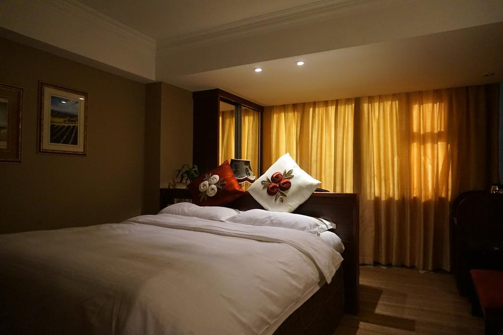 Bremen Holiday Hotel Harbin Bagian luar foto