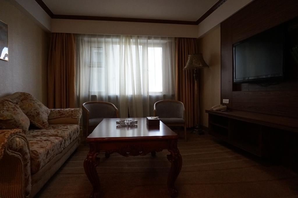 Bremen Holiday Hotel Harbin Bagian luar foto