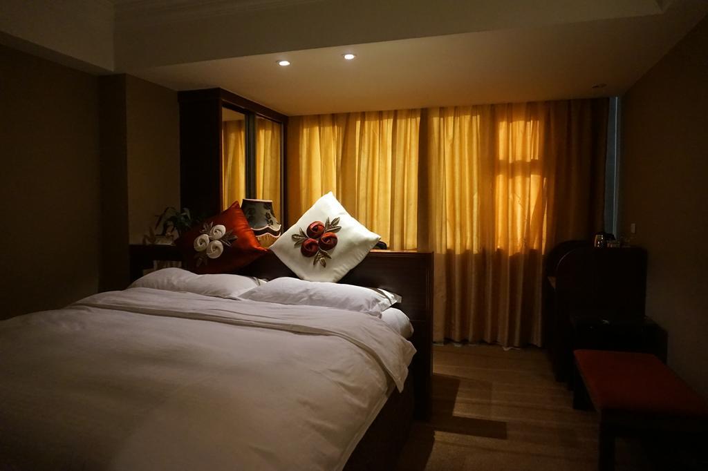 Bremen Holiday Hotel Harbin Bagian luar foto