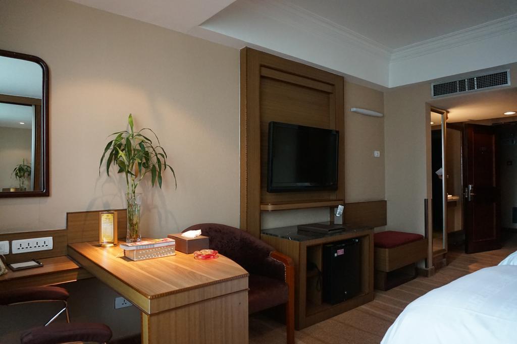 Bremen Holiday Hotel Harbin Bagian luar foto