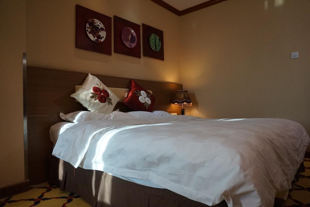 Bremen Holiday Hotel Harbin Bagian luar foto