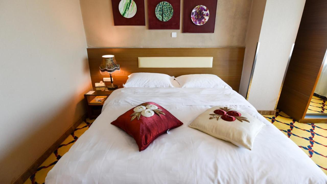 Bremen Holiday Hotel Harbin Bagian luar foto