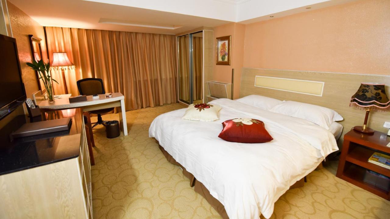 Bremen Holiday Hotel Harbin Bagian luar foto