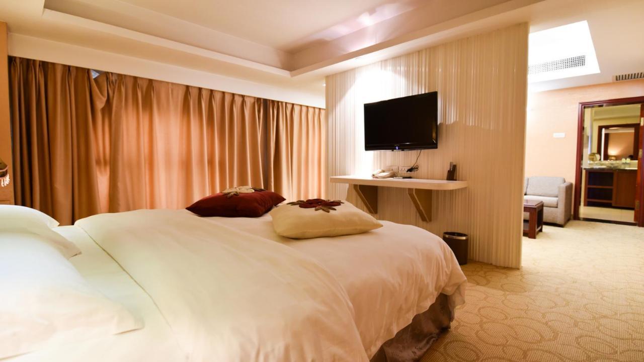 Bremen Holiday Hotel Harbin Bagian luar foto