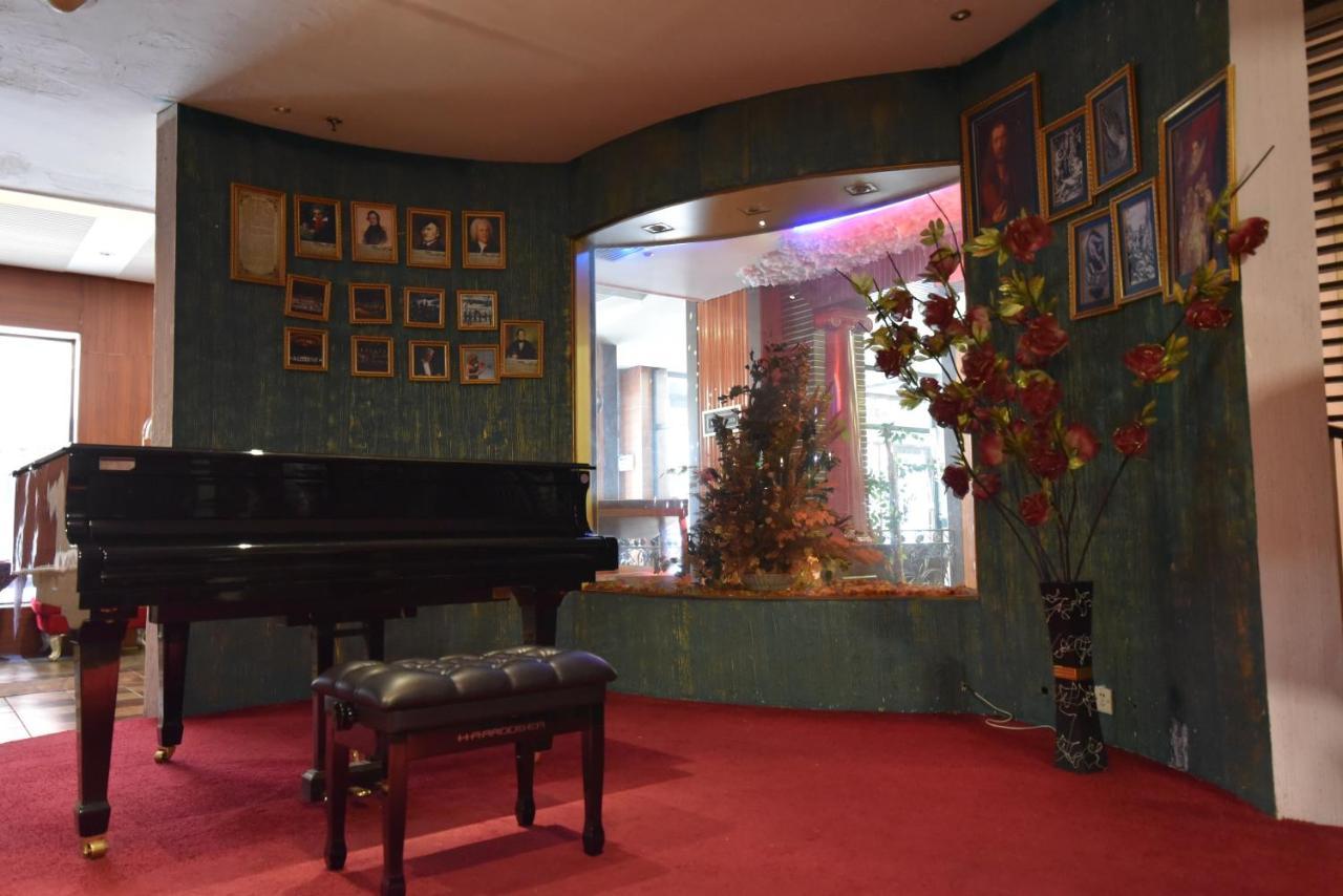 Bremen Holiday Hotel Harbin Bagian luar foto